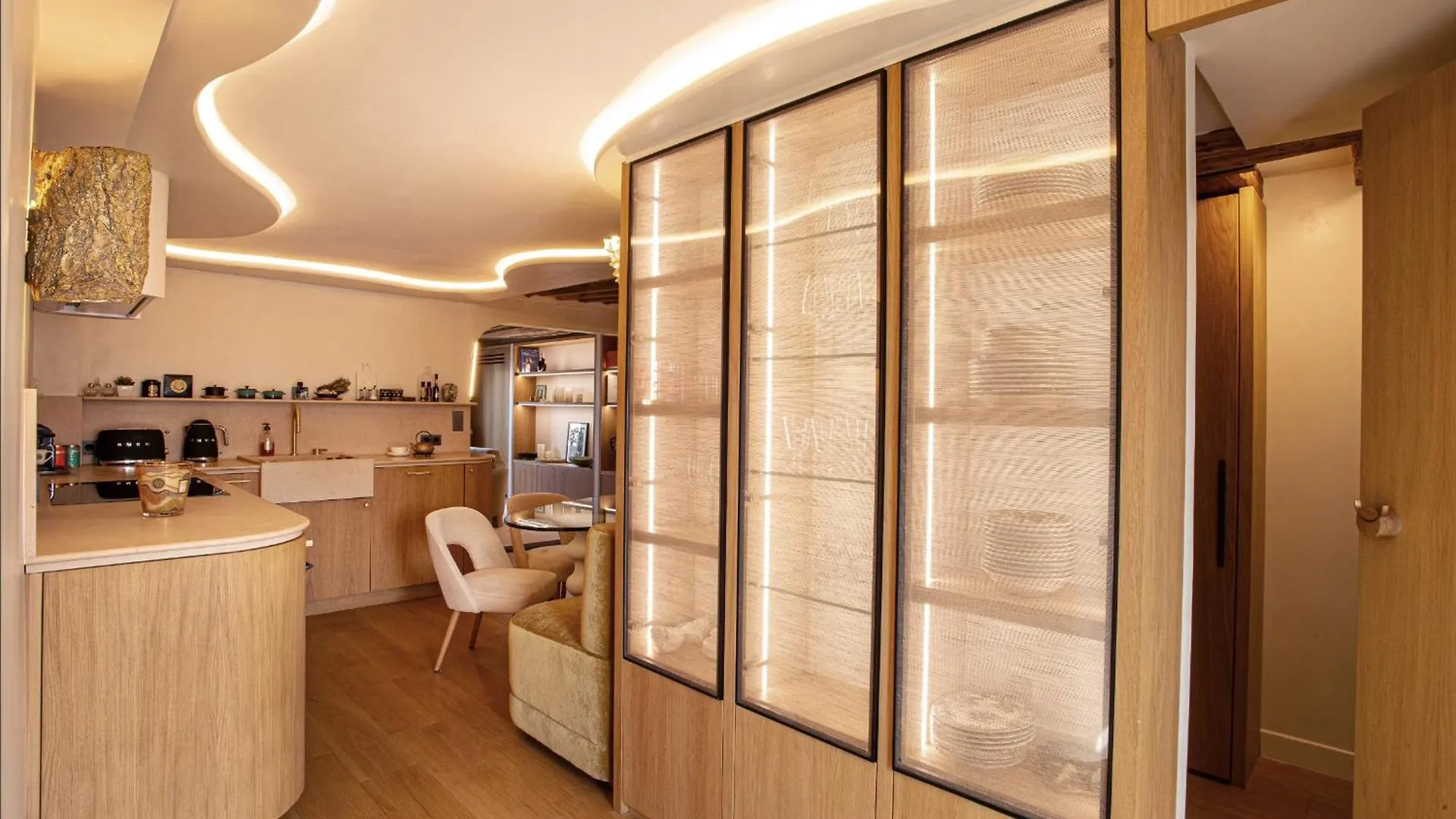דירה פריז Luxueux Appartement, Avec Terrasse Vue Champs-Elysees